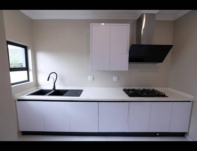 6 BEDROOM HOUSE FOR SALE IN SIX FOUNTAINS RESIDENTIAL ESTATE